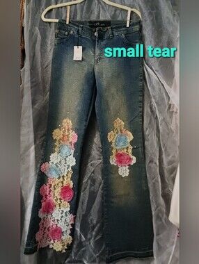 CELO Embellished Floral Appliqué Flare Jeans - Blue